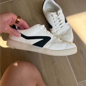 Dolce vita tennis shoes